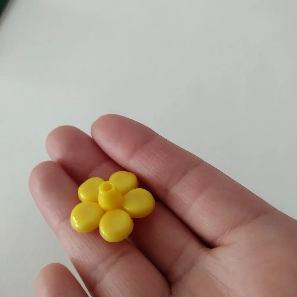 Perky Pet 2 Packs of 9 Count Yellow Replacement Flowers for Feeders